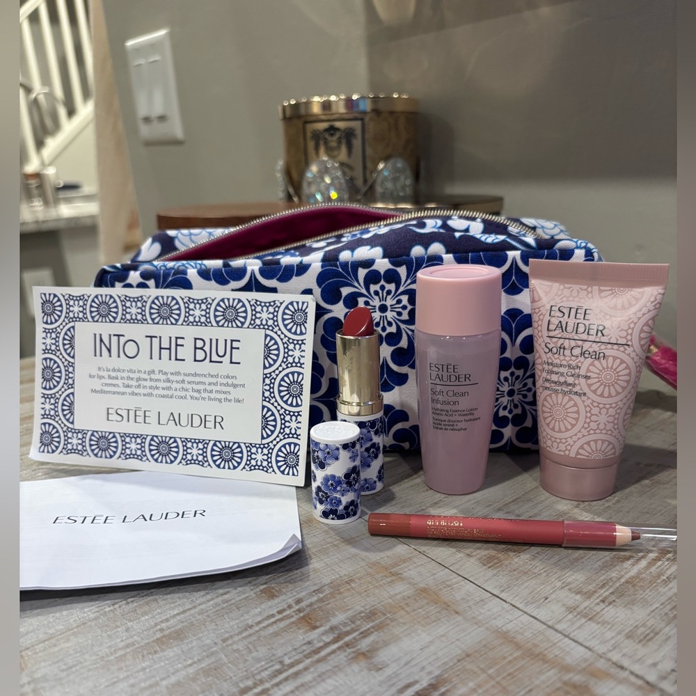 NIB 5 Piece Estée Lauder Into The Blue Limited Edition set SEALED